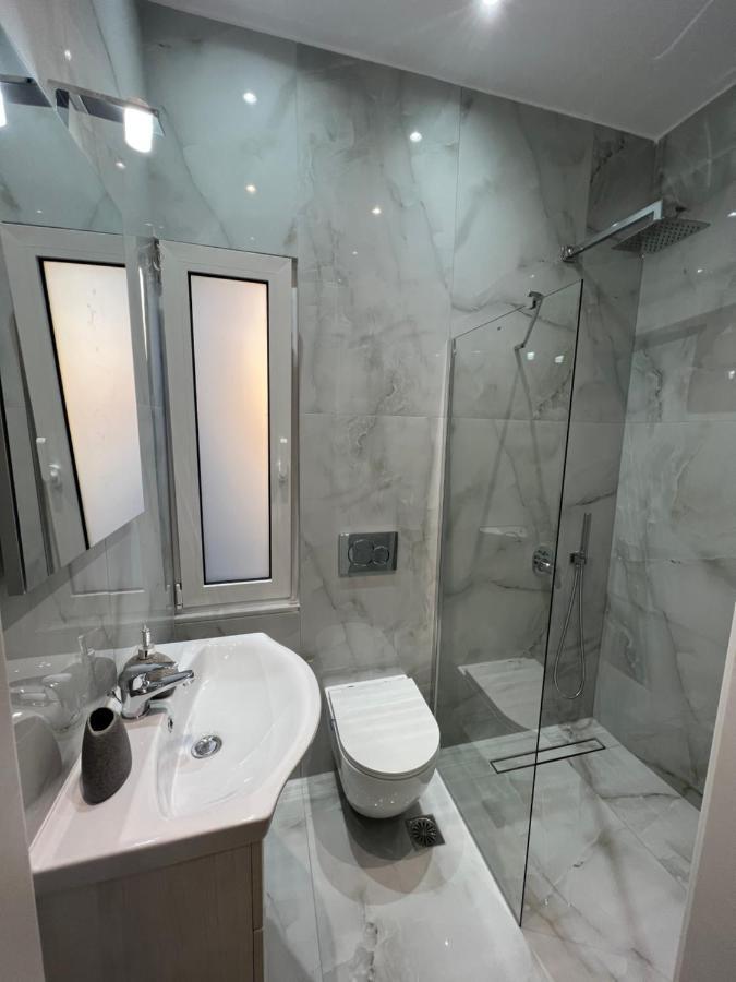 Selenity Apartment Piraeus